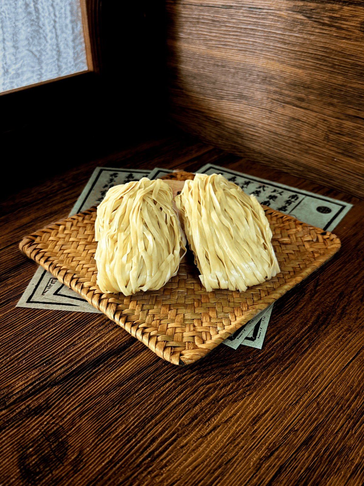 春記麵廠 魚蓉麵 粗麵 特寫 Chun Kee Noodles Factory Fish Noodles Thick Close-up